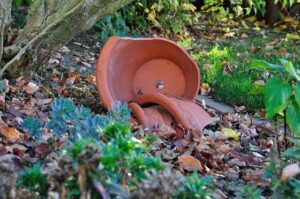 more ideas for indoor fairy garden fun broken pots More Ideas for Indoor Fairy Garden Fun ❀ Fairy Circle Garden