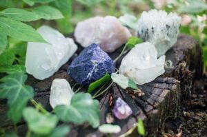 Crystals on Stump top 10 fairy garden ideas